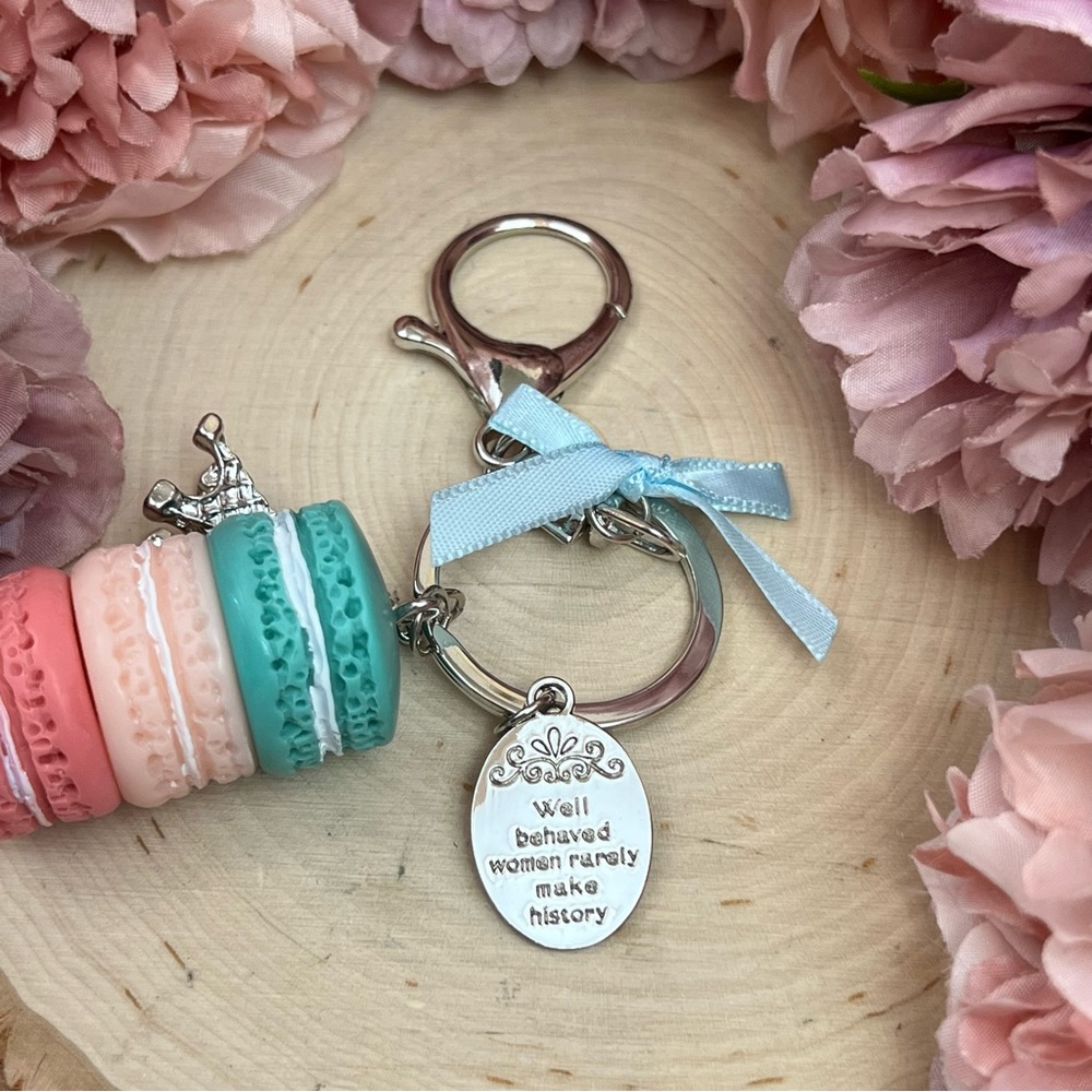 Colorful Macarons & Eiffel Tower Charm Keychain - Picture 10 of 13